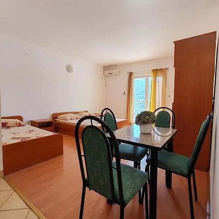 بيت ضيافة I Sobe Sagarjelo