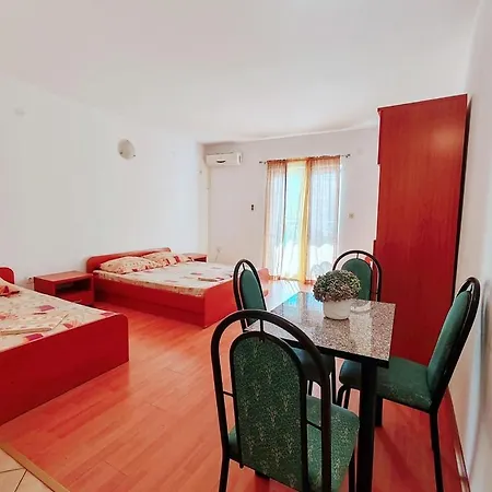 I Sobe Sagarjelo بيت ضيافة نيوم