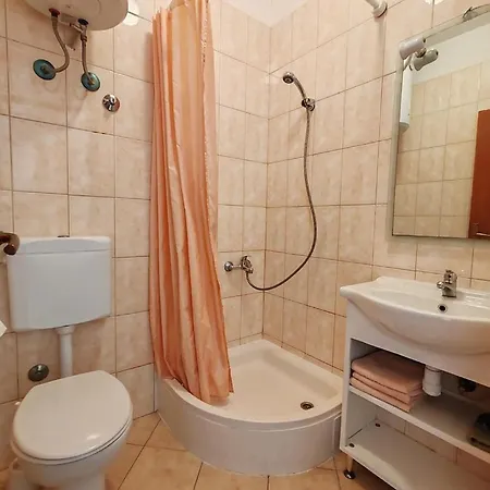 بيت ضيافة I Sobe Sagarjelo نيوم