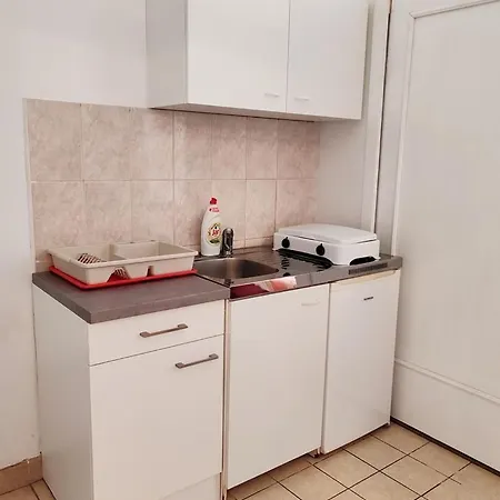 بيت ضيافة I Sobe Sagarjelo نيوم